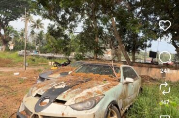 Appears to be a heavily modified mercedes. Not sure about the model