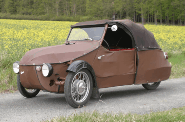 Velorex 16: Ditching heavy sheet metal for the lightweight brown leatherette skin and classic snap fasteners