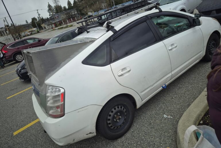 Saw this beauty st the grocery store [Toyota Prius]