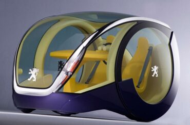 The 2005 Peugeot Moovie Concept Car
