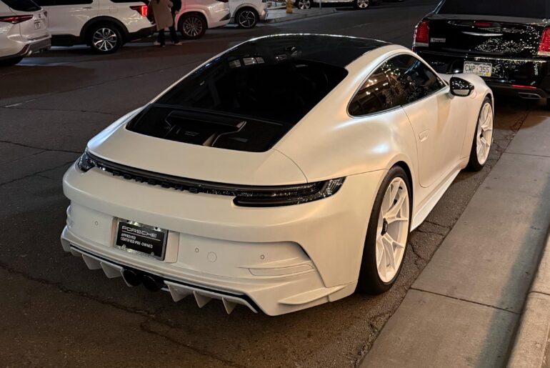 Porsche 911 GT3 Touring [3409x3409]