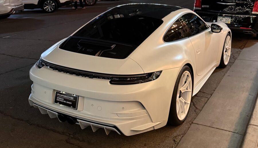 Porsche 911 GT3 Touring [3409×3409]