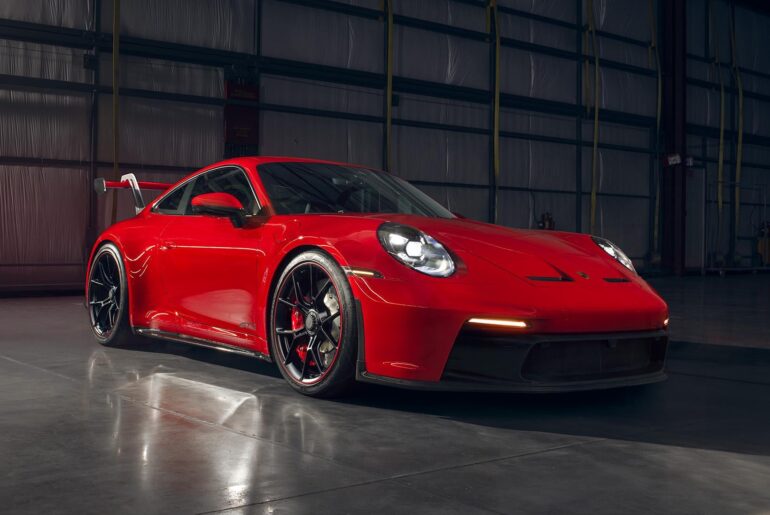 Guards Red 992 GT3 [1600x2000]