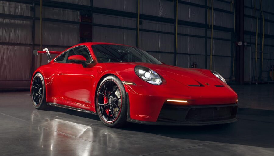 Guards Red 992 GT3 [1600×2000]
