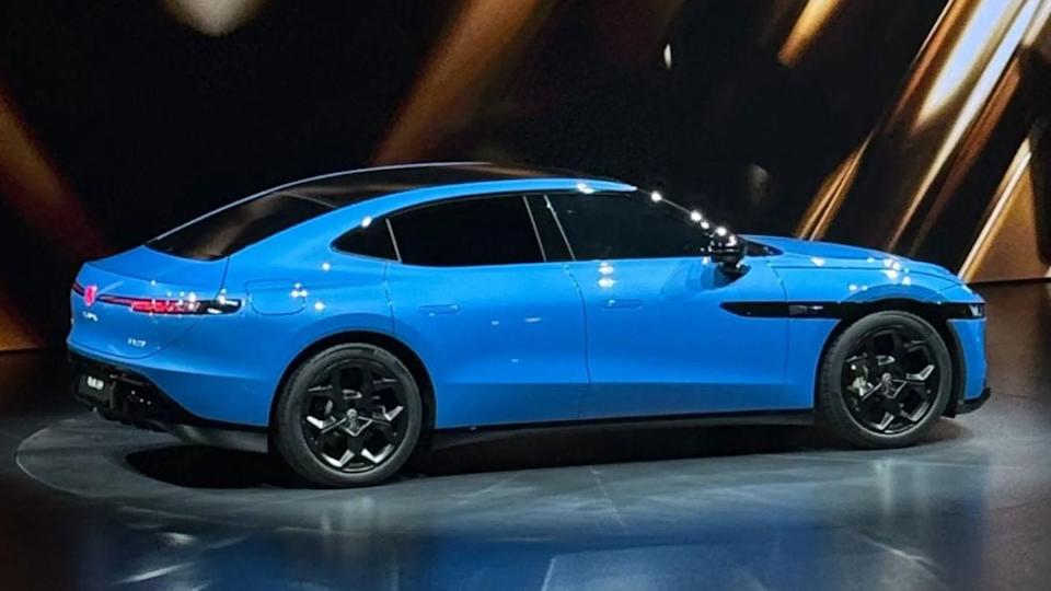 Volkswagen ID.Unyx 09