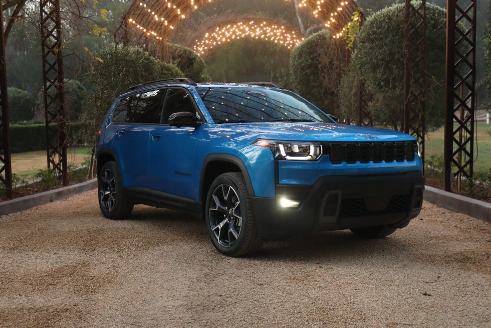 2026 jeep® cherokee front view under archway