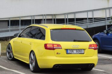 Randomly spotted this [Audi S6 Avant (C6)] on the way from lunch, must say it sounded heavenly. That V10 is a true love.