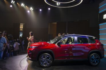 Japanese carmakers deepen hold in India with hybrids