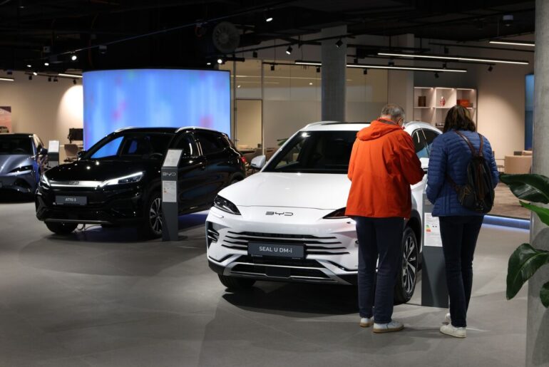 BYD Plans 20 Canada Car Dealerships to Help Global Expansion