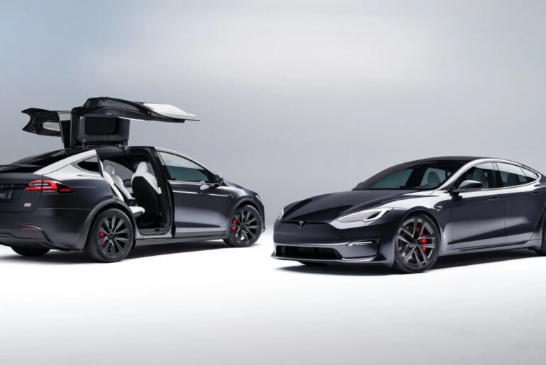 Tesla Model X Inventory Sold Out, Model S Nearly Gone