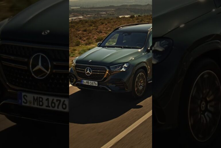 Two SUVs in the frame. The new #GLS up close | #shorts