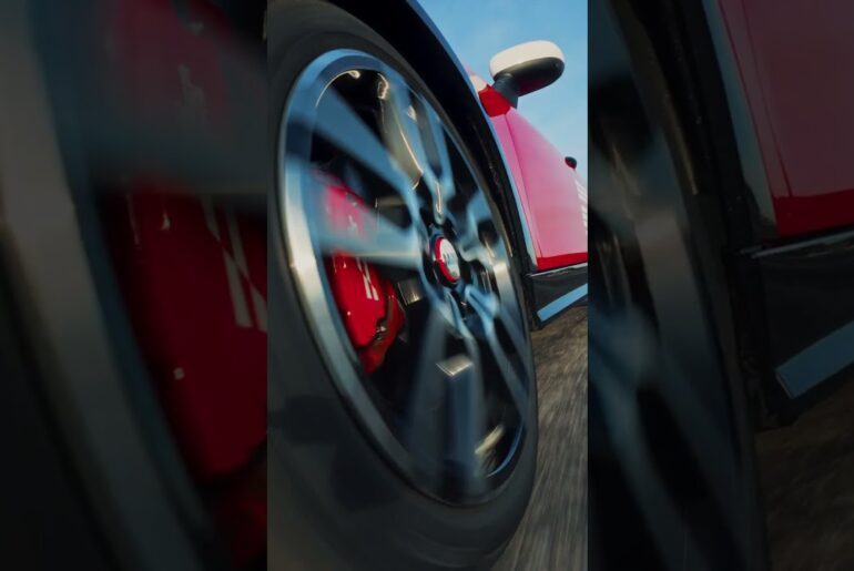 The new MINI 1965 Victory Edition looks good from every angle. Literally.