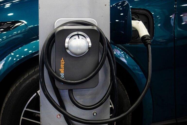 US EV Fast-Charging Network Grows Amid High Gas Prices