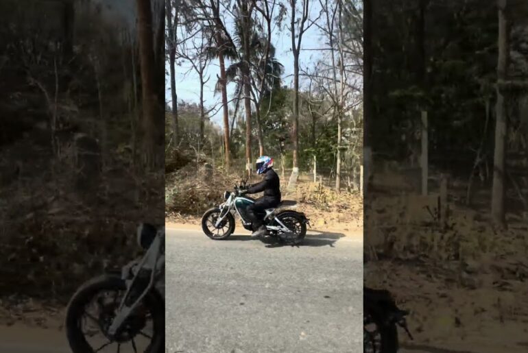 Royal Enfield’s first EV Flying Flea C6 on the road! #shorts #ytshorts