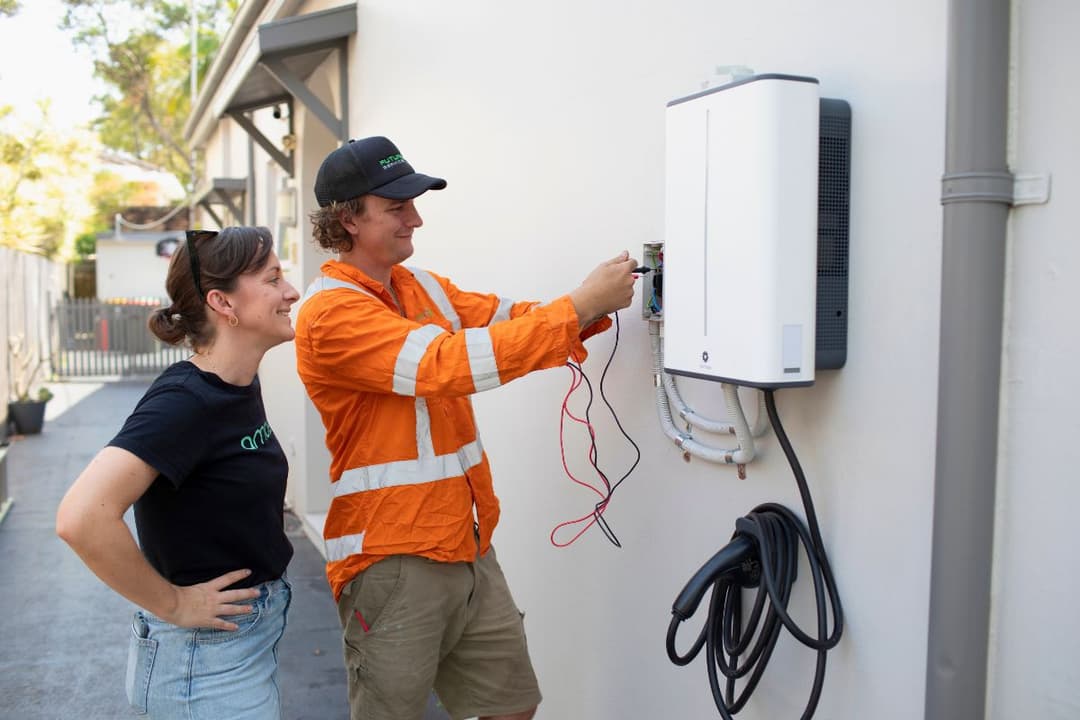 StarCharge Halo V2G charger installation