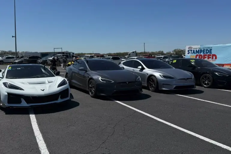 Corvette ZR1X with 1,250hp is such a monster even three Tesla Model S Plaids couldn't beat it on a 1/4 mile