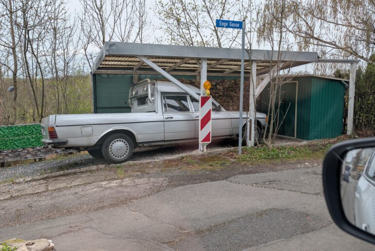 Mercedes W123 4 door pickup
