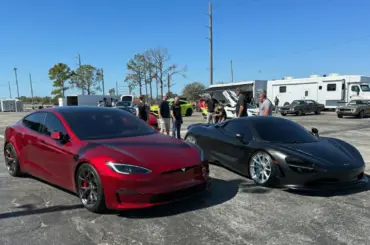 Guy tries to race his Tesla Model S Plaid against a heavily modified McLaren 750S in Florida and things get interesting