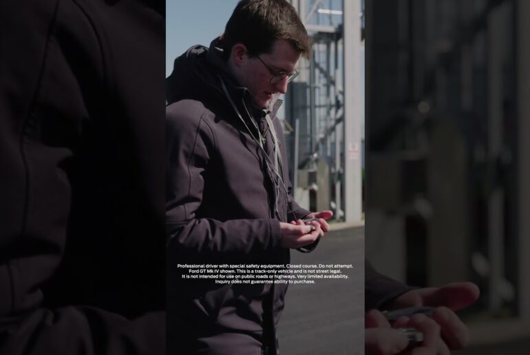 Clock it! ⏱️🤏  Look at the Ford GT Mk IV go!