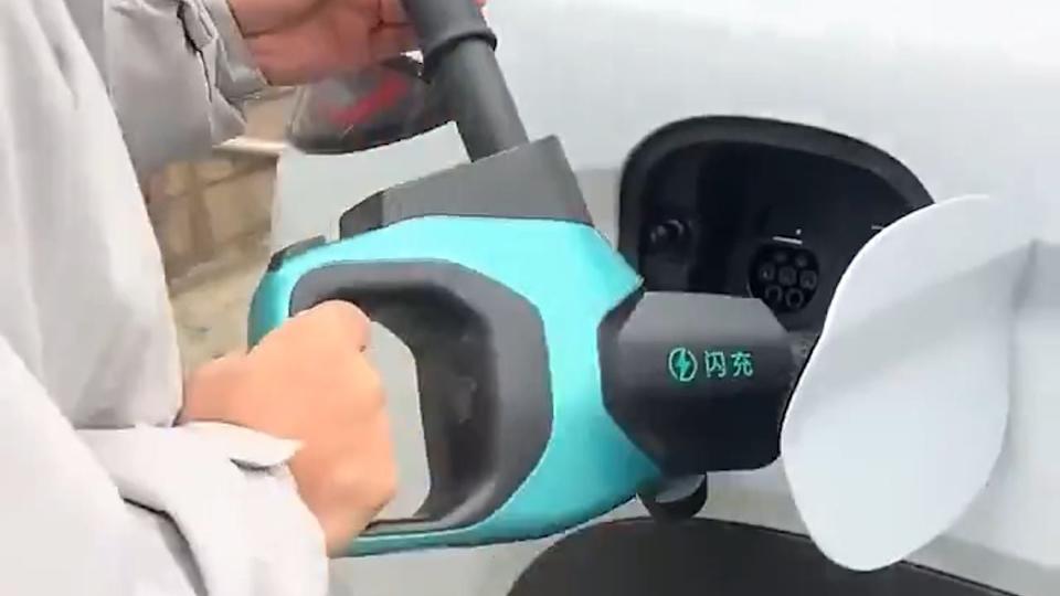 China Has Developed A Fireproof Battery To Make EVs Safer Than ICE Cars ...