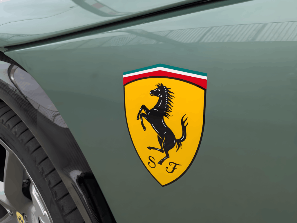 Modern V12 meets 1962 Heritage. The hand-painted 'Aerografato' shields on this Purosangue are just incredible. [6400x4800]