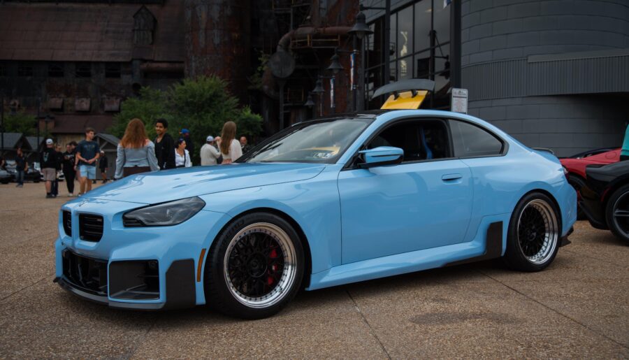 BMW M2 [6016 x 4016]