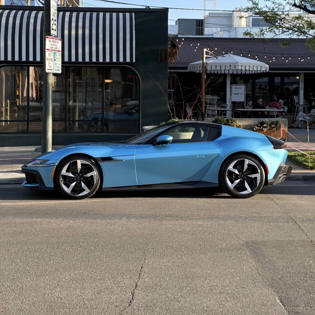 Ferrari 12Cilindri [3206x3206]