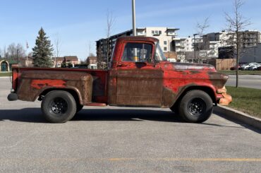 Spotted this old truck !