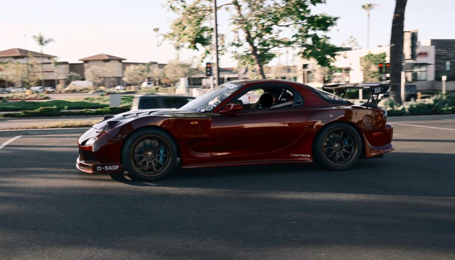 Mazda RX-7 (6048×3400)