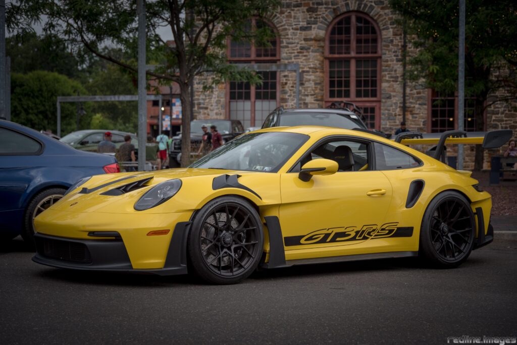 Porsche GT3 RS [6016 x 4016]