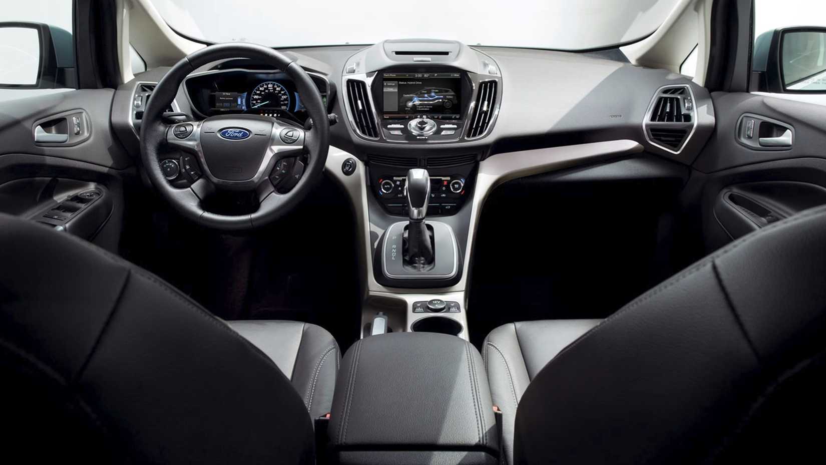 2017 Ford C-Max Energi front cabin
