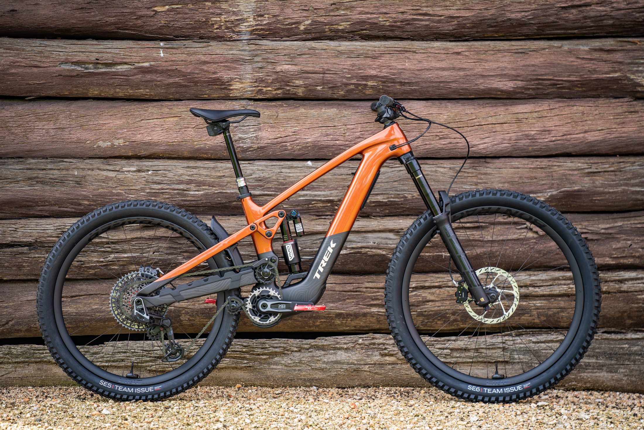 Trek Slash Plus TQ HPR50 long travel lightweight e-MTB riding rough enduro trail during Flow review