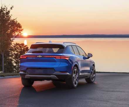Rear 3/4 shot of a 2025 Chevrolet Equinox EV