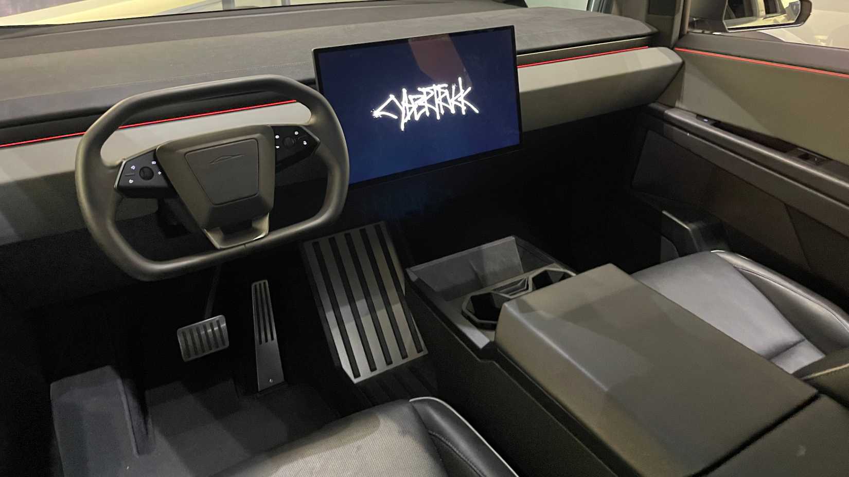 2025-tesla-cybertruck-img-6464