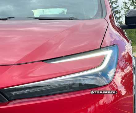 2025 Toyota Prius Plug-In Hybrid XSE -- Headlight 02
