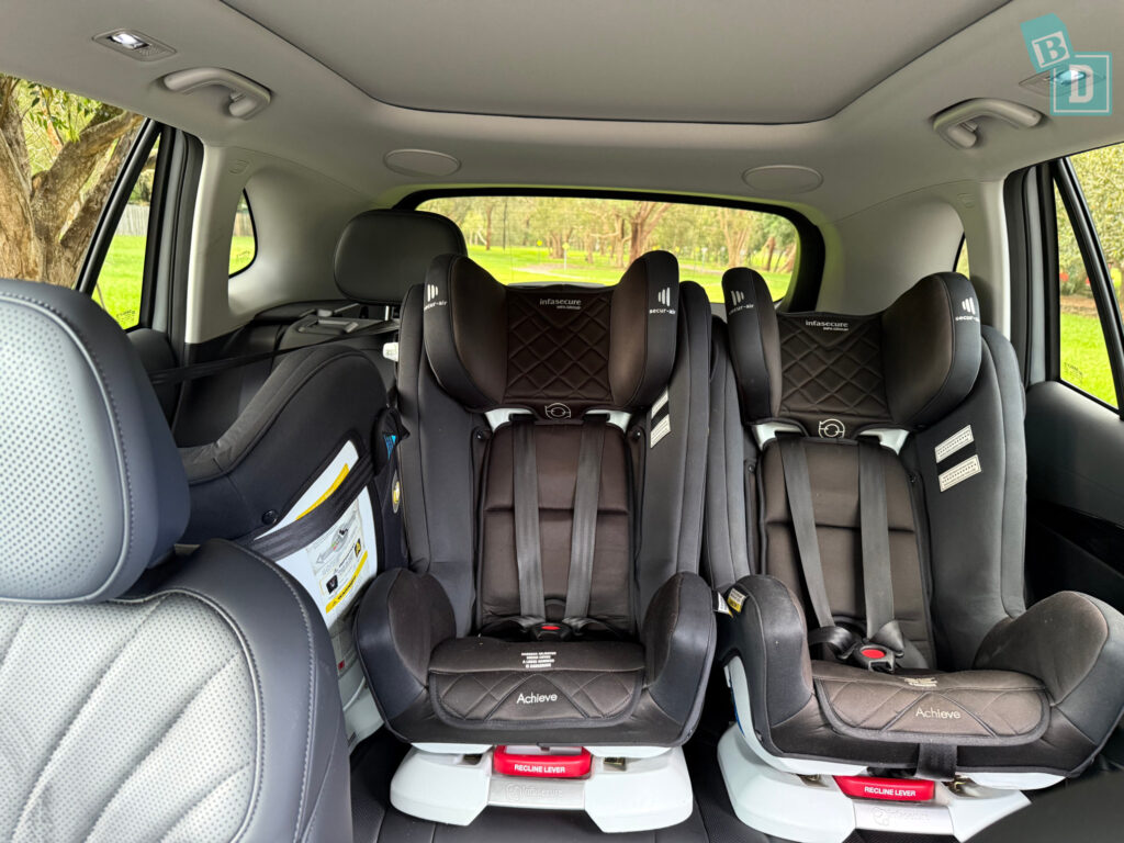 2026 Geely Starray EM-i Inspire with two forward-facing and one rear-facing child seat installed in the second row