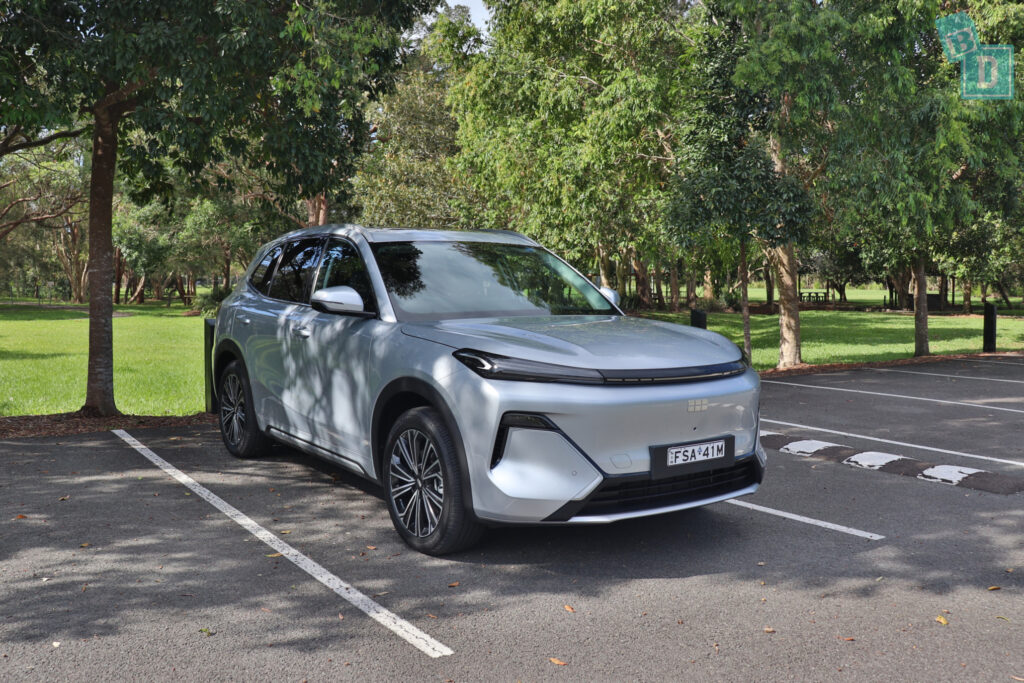 2026 Geely Starray EM-i Inspire exterior rear three-quarter view
