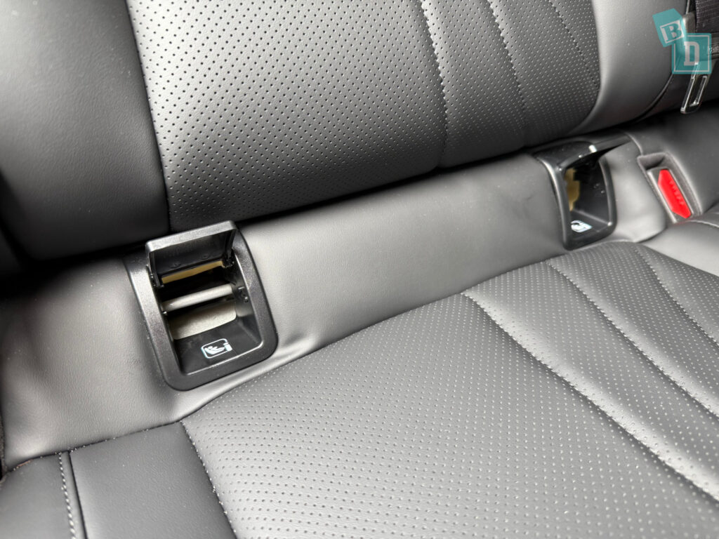 2026 Geely Starray EM-i Inspire ISOFIX child seat anchorages in the second row with plastic guides