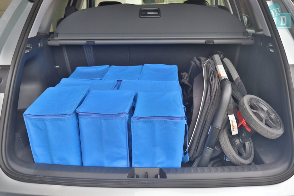 2026 Geely Starray EM-i Inspire boot space for shopping with compact pram if two rows of seats are in use