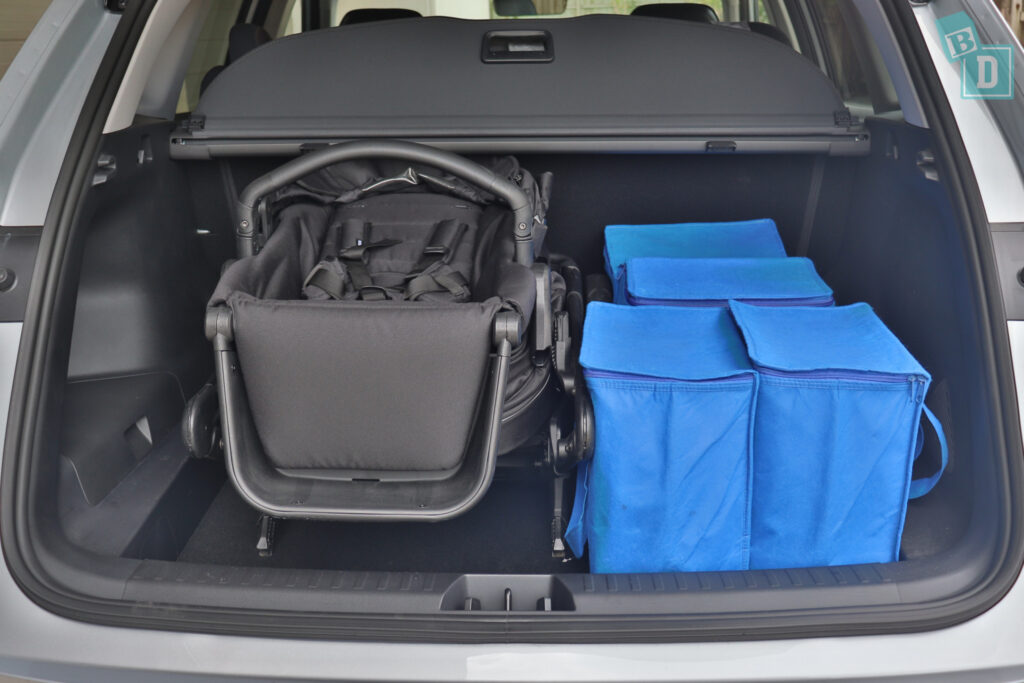 2026 Geely Starray EM-i Inspire boot space for shopping with tandem stroller pram if two rows of seats are in use