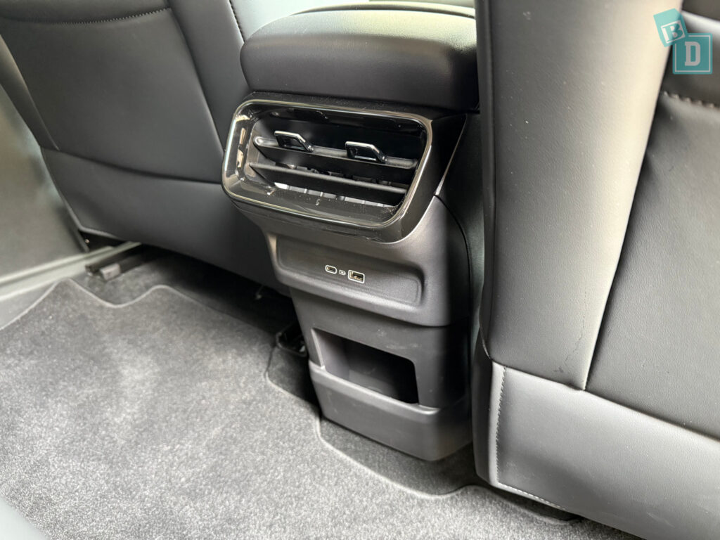 2026 Geely Starray EM-i Inspire rear air vents and climate control
