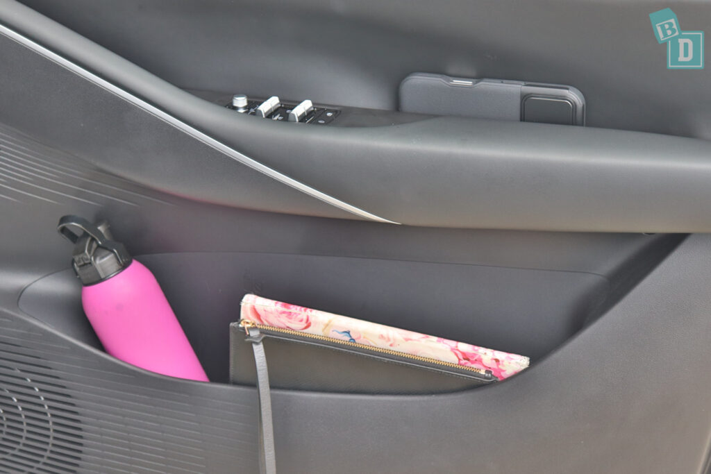 2026 Geely Starray EM-i Inspire front door bin storage