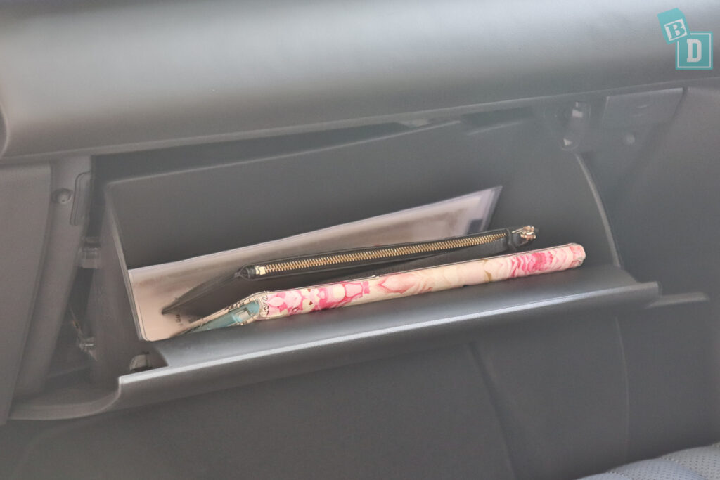 2026 Geely Starray EM-i Inspire glove box storage