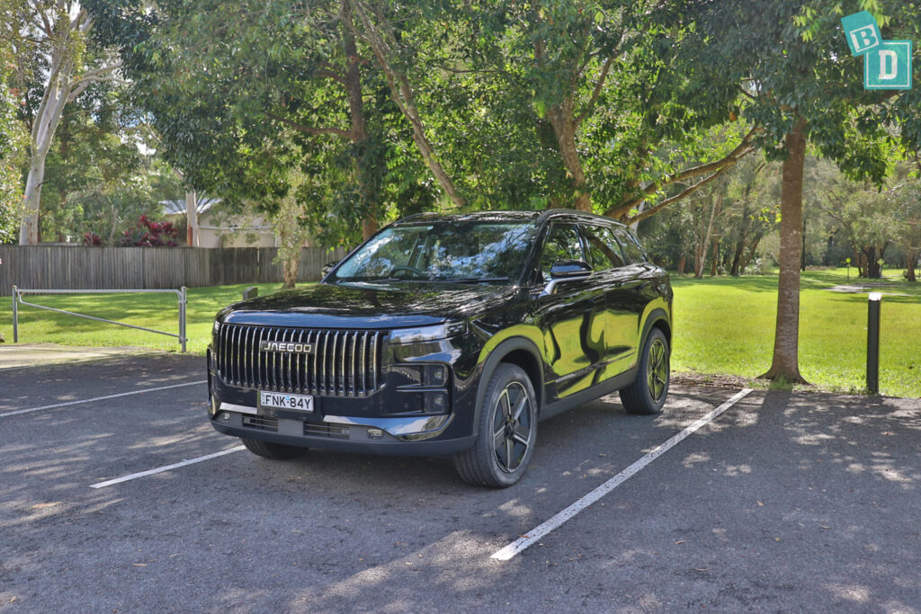 Jaecoo J7 SHS PHEV competitor comparison