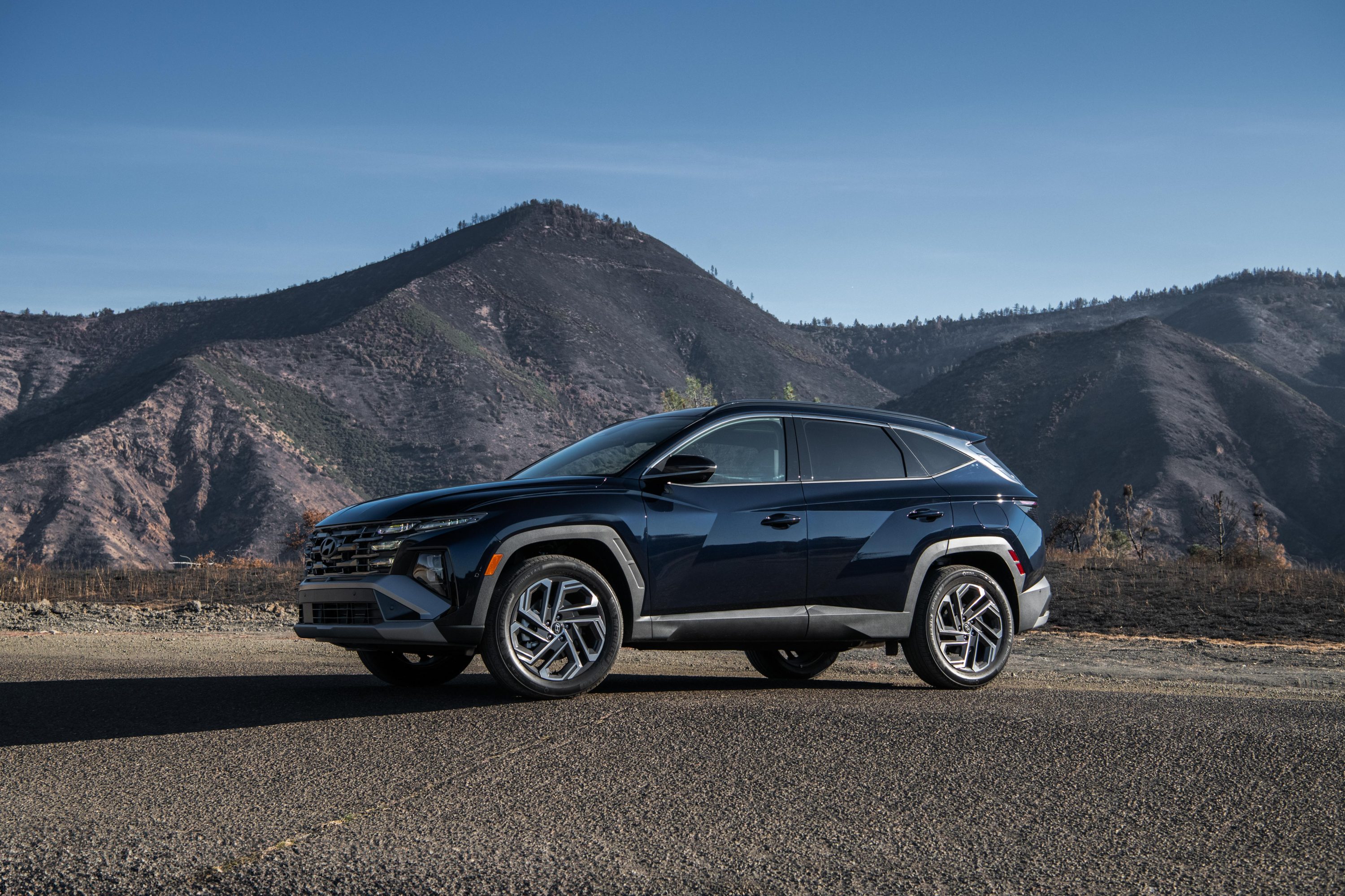 2026 Hyundai Tucson exterior; the PHEV variant shares the same body as the Hybrid trim shown
