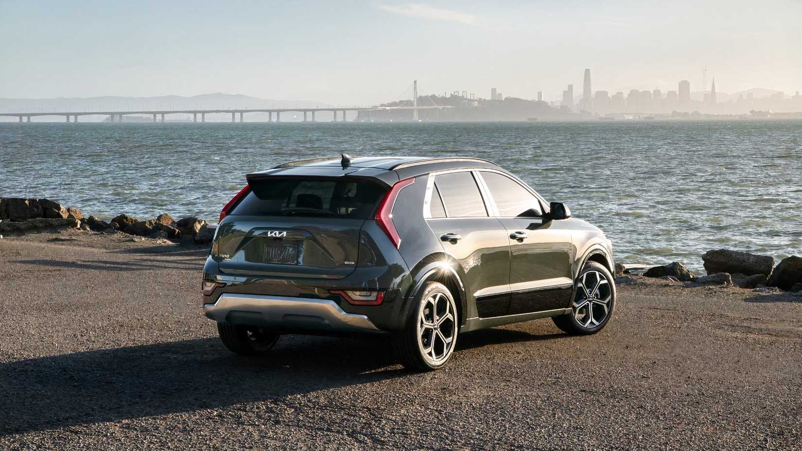 2026 Kia Niro Hybrid Rear 3/4 Shot