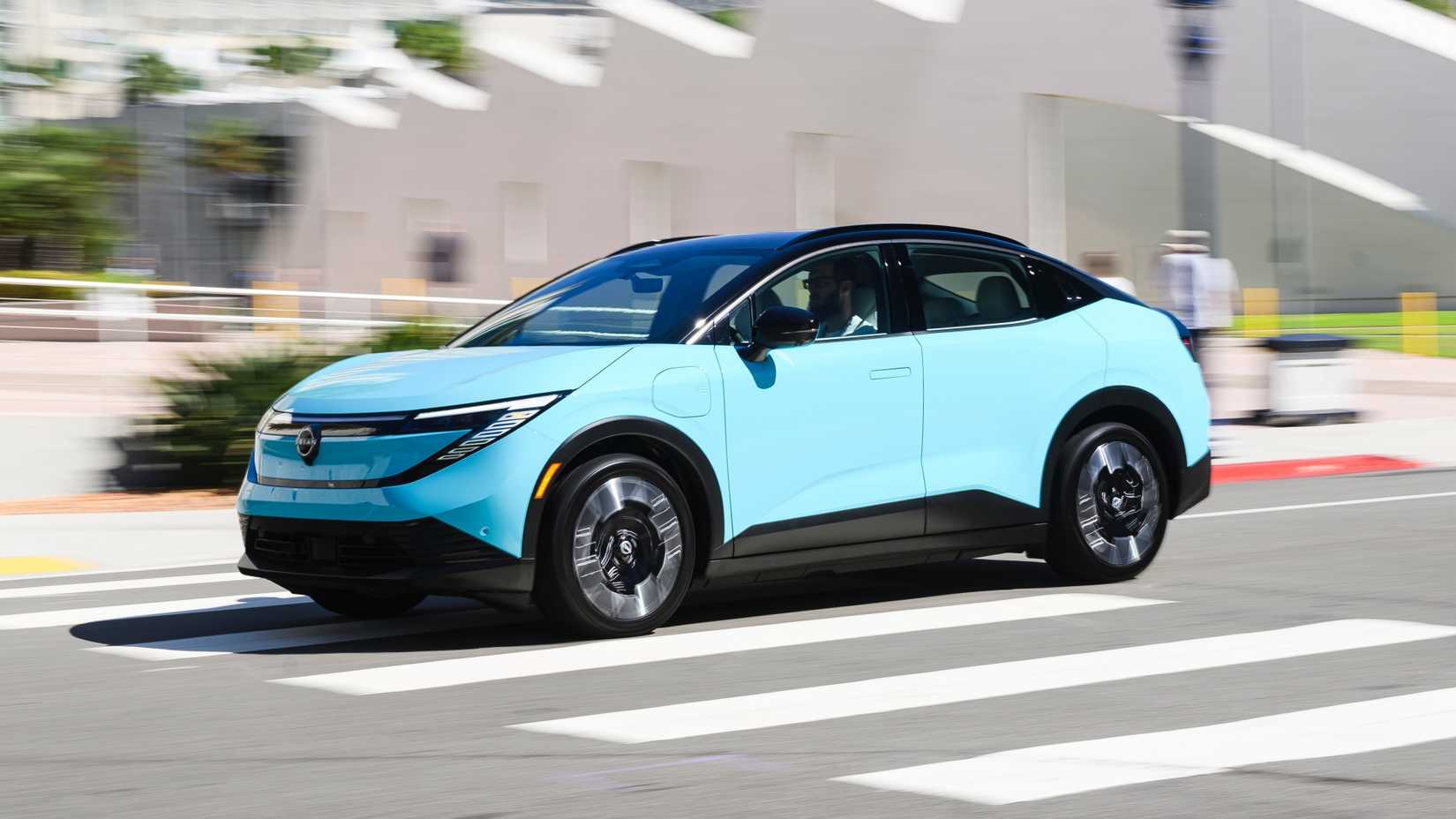 2026 Nissan Leaf Platinum+ Exterior 22 Front Quarter