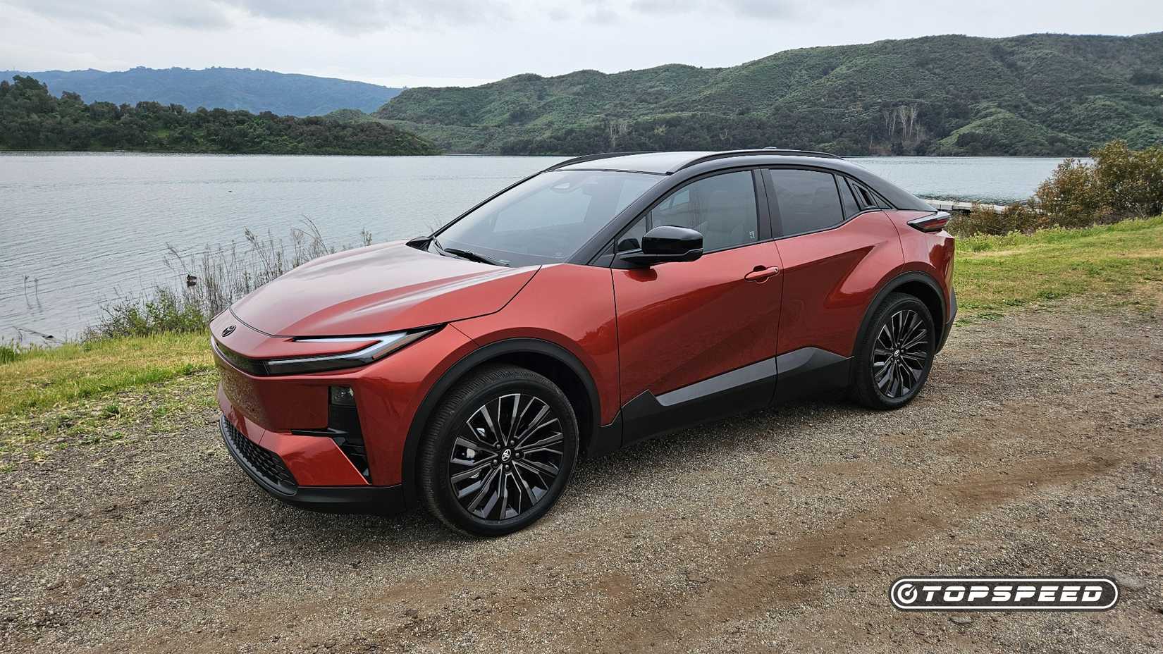 2026-toyota-c-hr-tandoori-rust-front-1