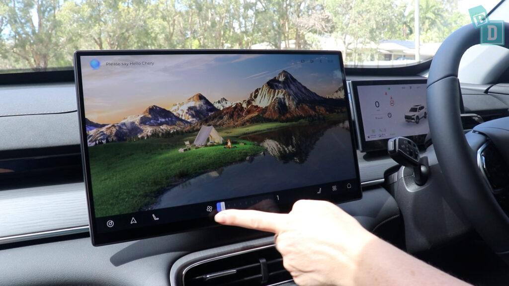 Chery Tiggo 8 Plug-in Hybrid climate controls on touchscreen