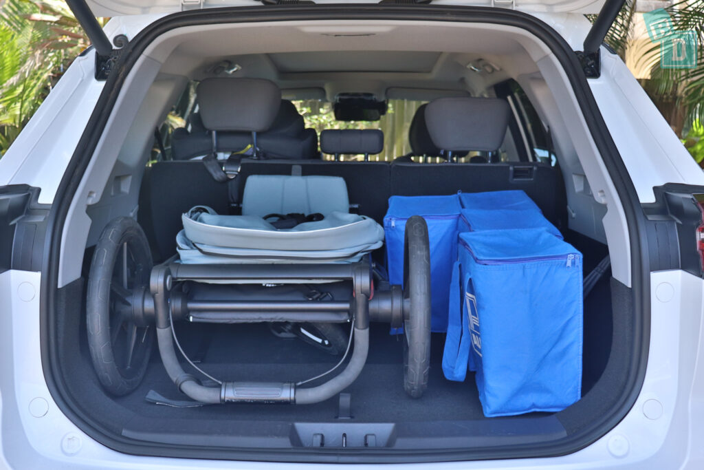 2025 Chery Tiggo 8 Plug-in Hybrid boot space for shopping with single running pram if two rows of seats are in use